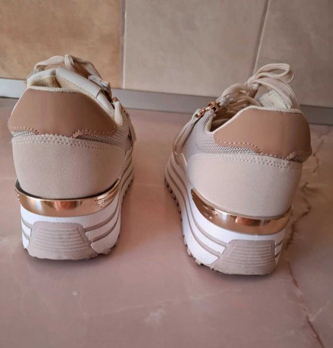 Sneakers, mărimea 38