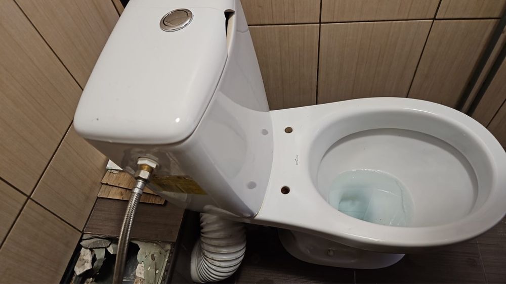 SET Vas wc cu rezervor (capac spart/fisurat)