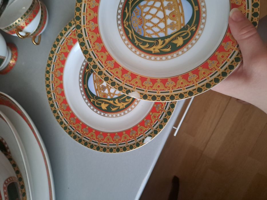 Продаю набор посуды.