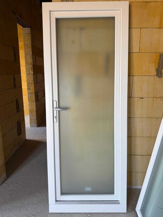 Vand usi termopan noi Rehau