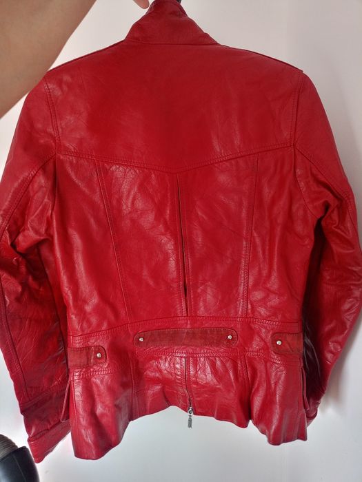 Продам куртку женскую