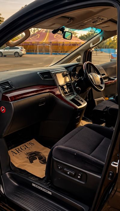 Toyota Vellfire 3.5
