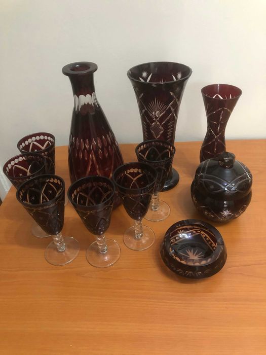 Vesela din cristal si portelan.