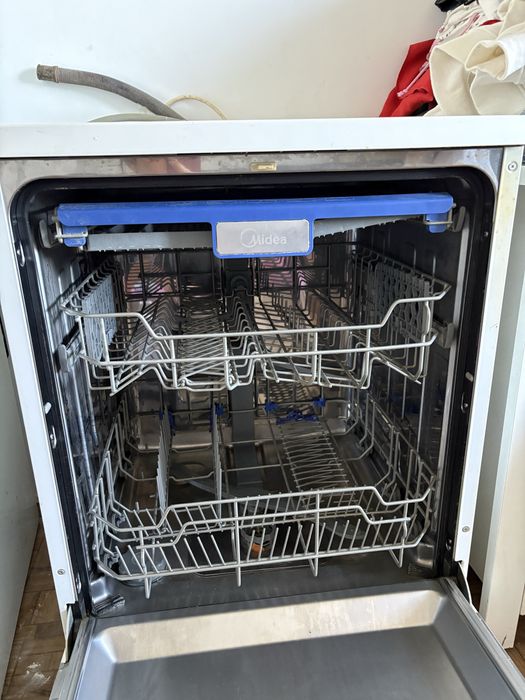 Продам Посудомоечную машину Midea
