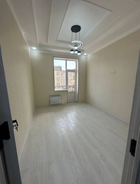 Яшнабад ЖК Азиа Хаус срочно продается квартира  3/6/8  86м2