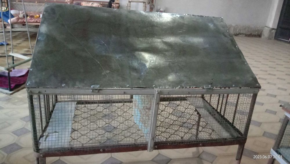 Крольчатники, цыплятники. Quyon va jujalar uchun kataklar.