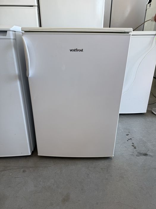 Фризер Vestfrost A+ и Хладилник със камера