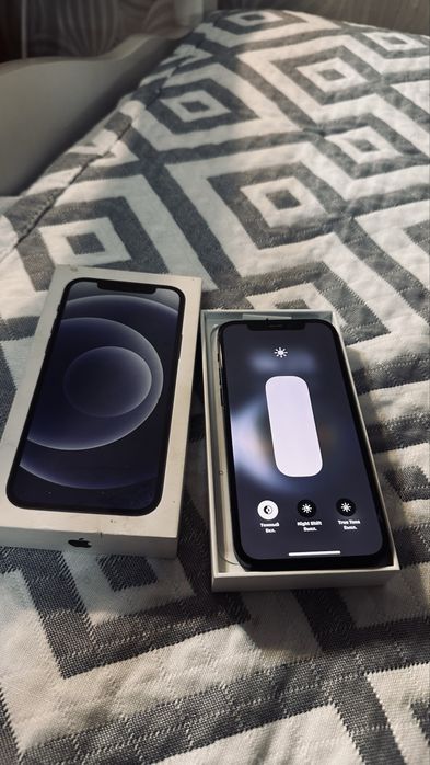 iPhone 12 в хорошем состояние
