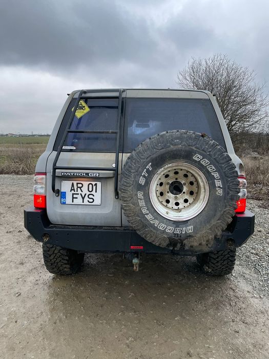Nissan Patrol Y61 Scurt 3.0 TDDI An 2004 Pret 11800 Euro