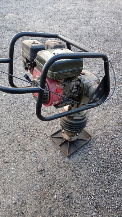 Вибро нога бензиновая