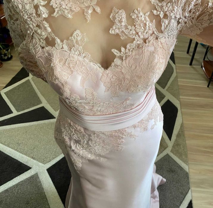 Продам платье для праздничное мероприятия