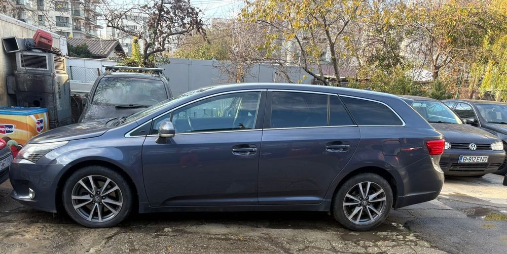 Toyota Avensis 2015