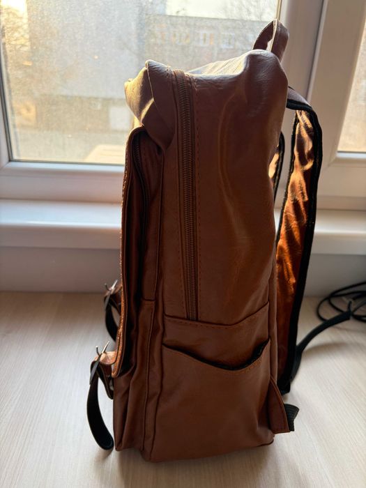 Продавам нова мъжка раница