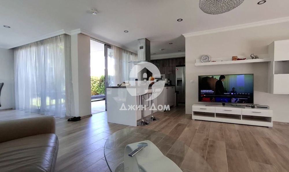 Продава се Къща в Бургас, Сарафово - 187 кв.м за 2942 €/кв.м - Снимка #1