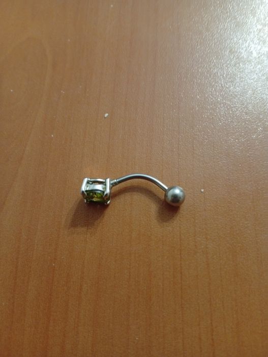 Продам   Срочно брошь Камею .