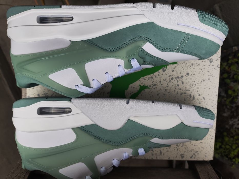 Nike Air Jordan 4 RM