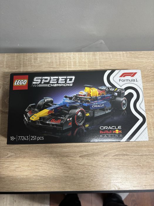 Новый конструктор Lego formula 1. F1. 77243. Оригинал