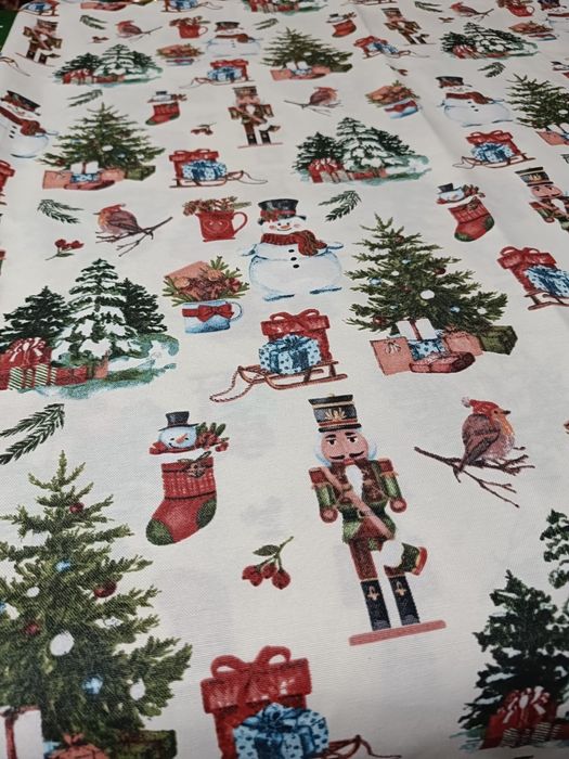 Новогодние скатерти