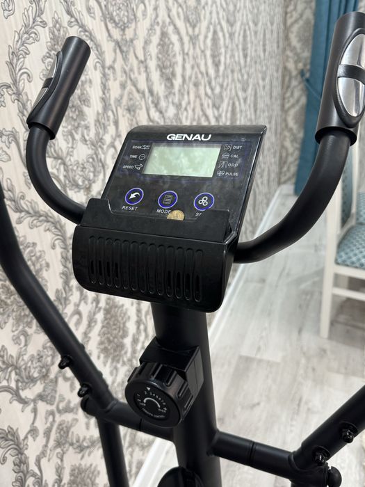 Продам эллипс тренажер