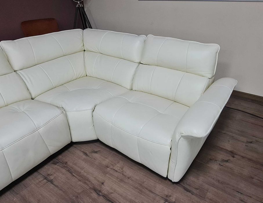 Кремав кожен ъглов диван "Cadenza" с електрически релакиращ механизъм