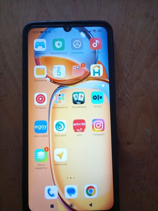 Срочно продам телефон Redmi 13c