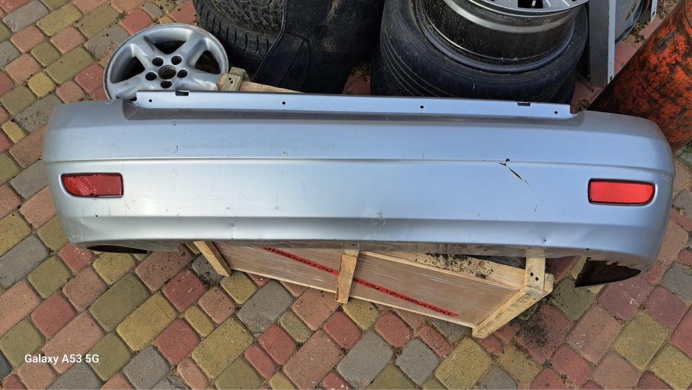 Продам бампера на приору(седан)