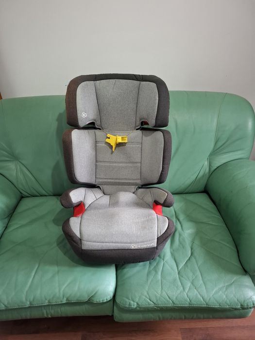 Scaun auto cu isofix