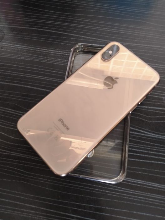 Продам iPhone XS 64gb