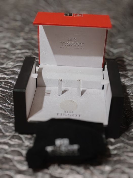 Часы марки TISSOT Швейцарские