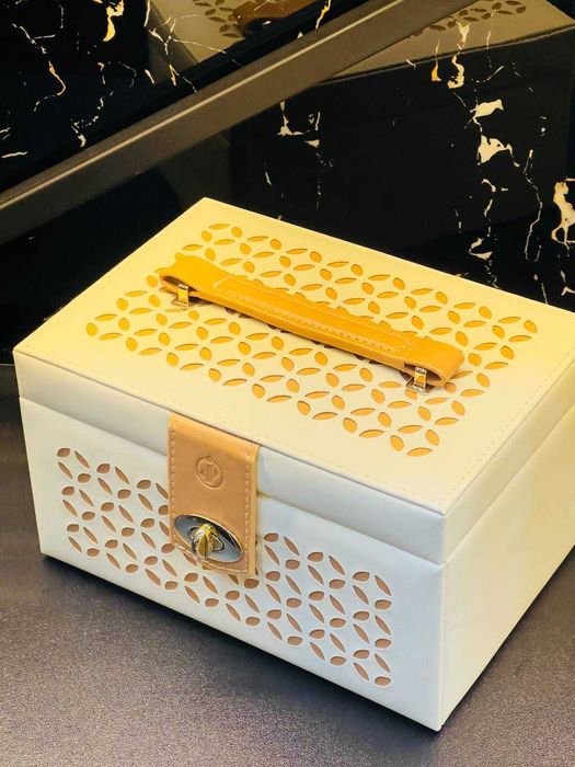 Шкатулка для украшений