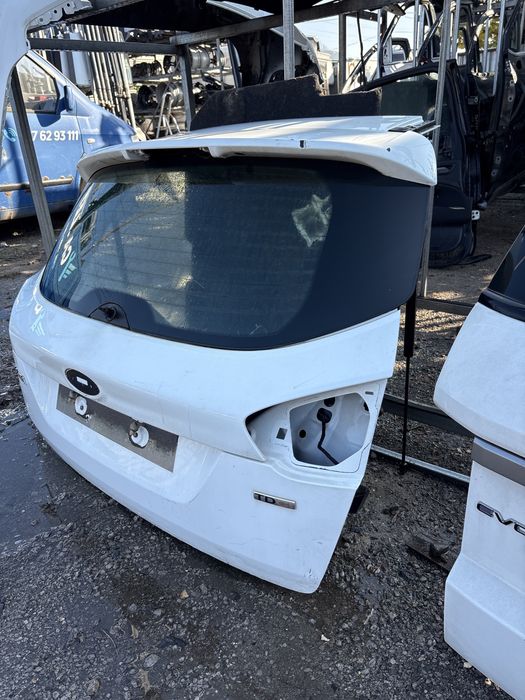 Заден капак за Ford Kuga 2009год.