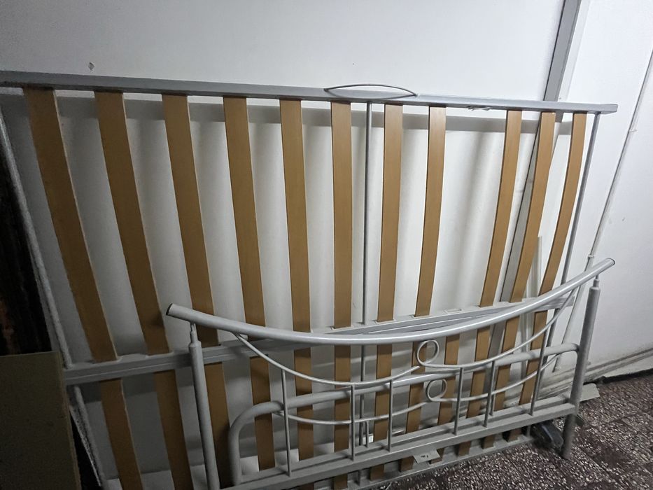Cadru de pat metalic  cu somiera