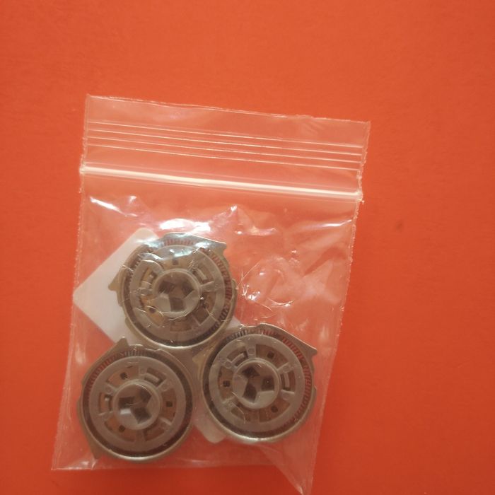 Комплект ножей для электробритвы philips!