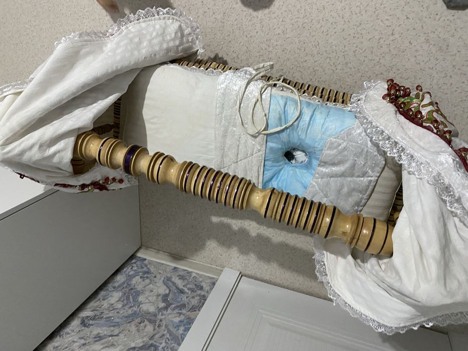 Продам бесік для девочки, есть все необходимое