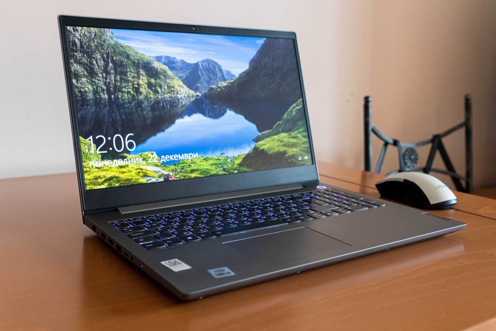 Lenovo ThinkBook 15p – като нов + подарък мишка и чанта !