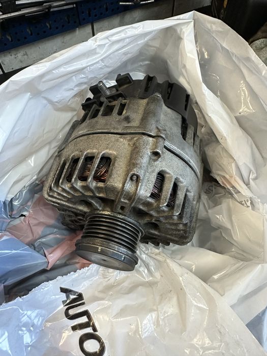 Alternator Original de BMW F30