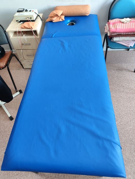 Медицинский кушетка