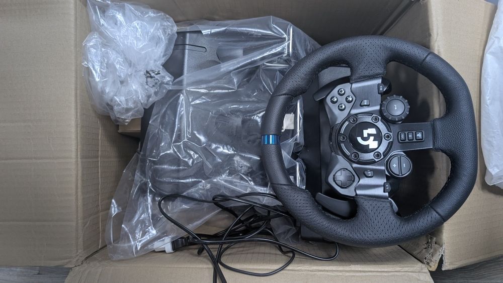 Руль для игр Logitech