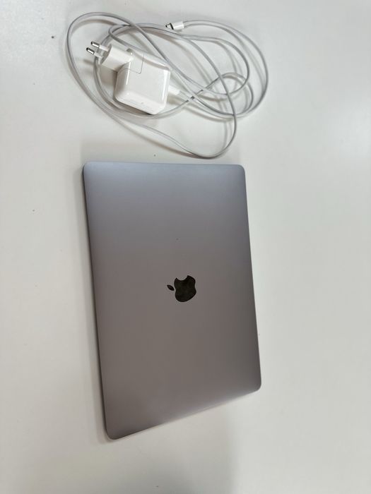 Продам макбук apple air