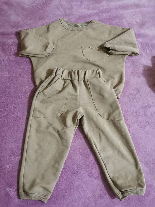 Продам костюм zara