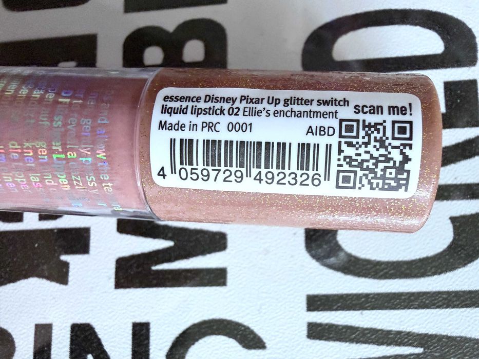 Essence Disney Pixar Up Glitter течно Червило с Блестящи частици