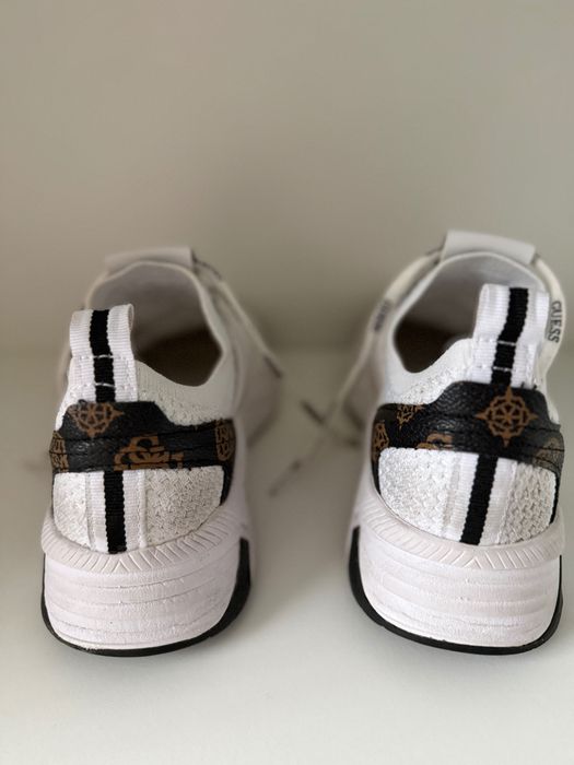 Adidași pentru femei GUESS
