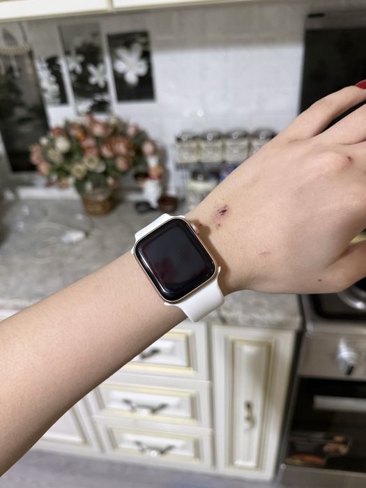 Apple Watch Se 40mm срочно