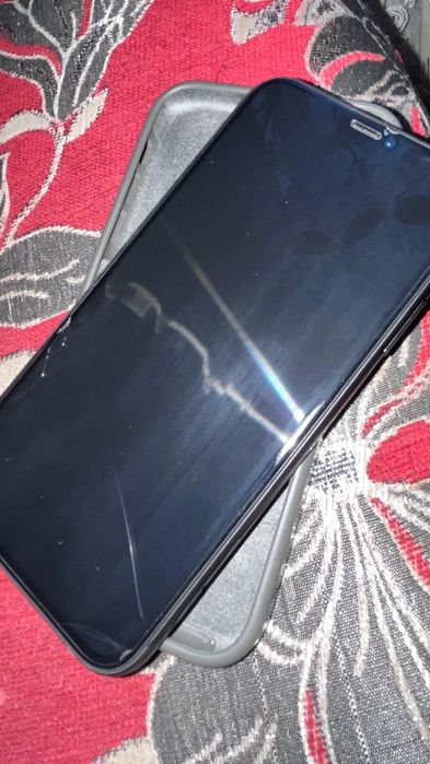 Айфон 11 128гб торг срочно