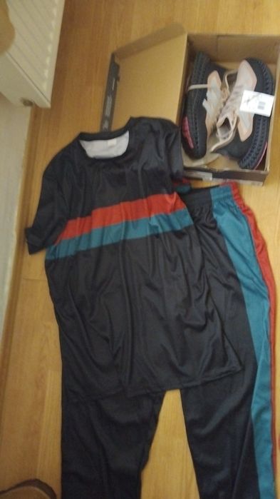 Vând Trening Nou XXL--XL.