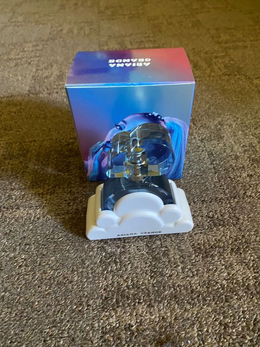 Parfum Ariana Grande Cloud  nou nouț