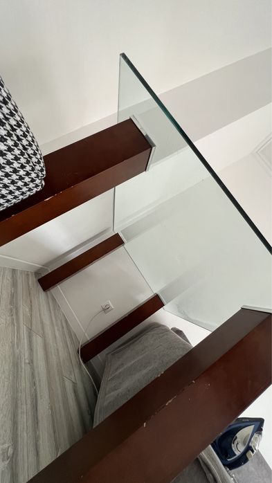 Продам стол обеденный 150 на 90