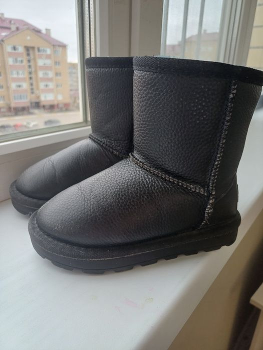 Продам зимние детские сапоги