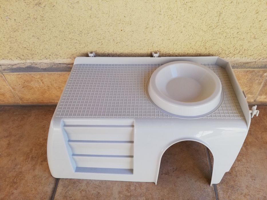 Къщичка или Поилка за вода за зайче, хамстер, морско свинче или др.