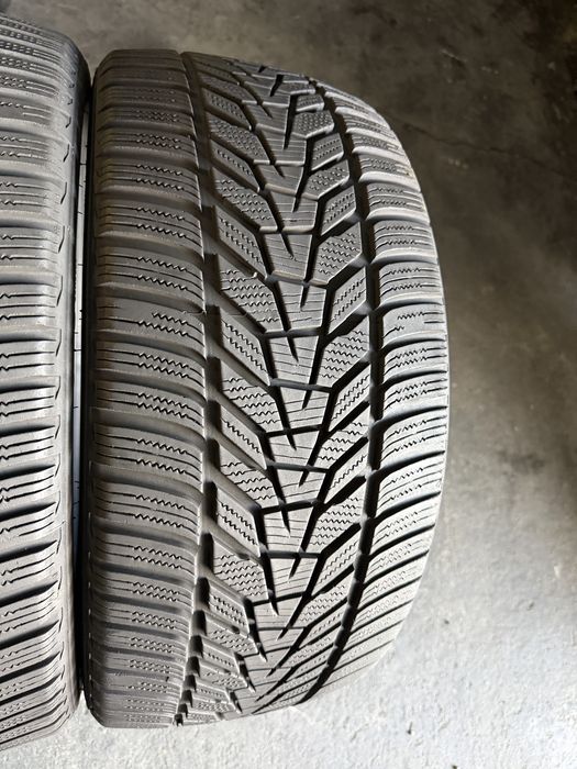 2 anvelope iarna 245/35/20 , Hankook ,DOT 2023 , 6.8 mm